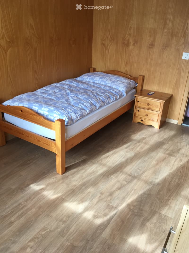 Möbliertes Einzelzimmer oder Zweierzimmer zu Vermieten (1)