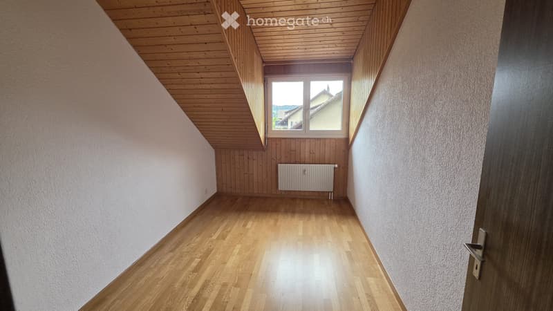 Charmante 3.5-Zimmer-Dachwohnung in Hasle bei Burgdorf! (2)