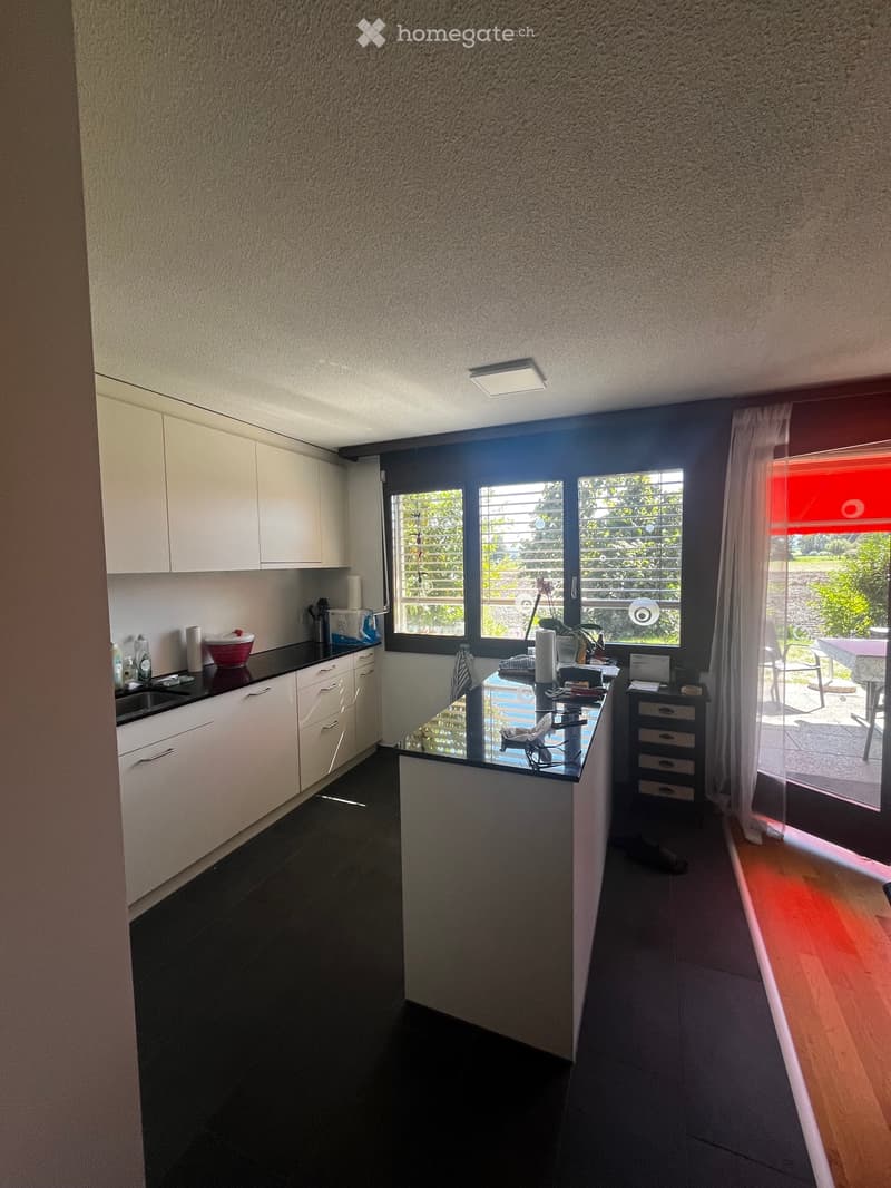 Helle 4.5 Zimmer-Wohnung mit Gartensitzplatz in Fraubrunnen (3)