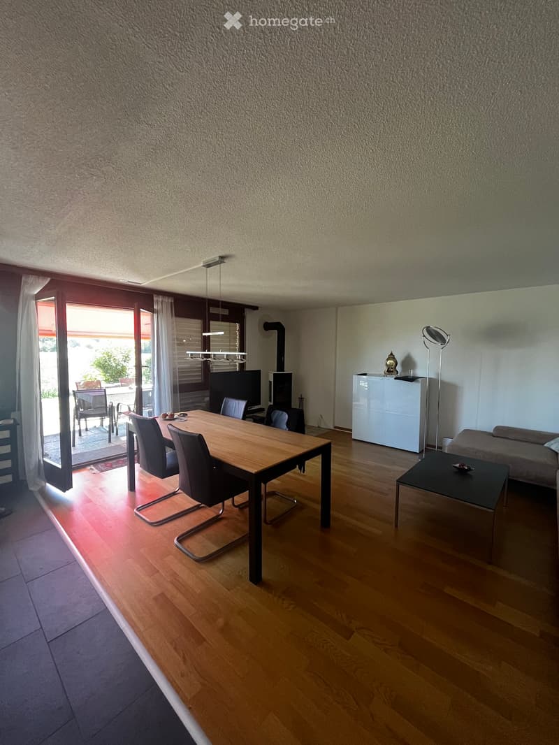 Helle 4.5 Zimmer-Wohnung mit Gartensitzplatz in Fraubrunnen (2)