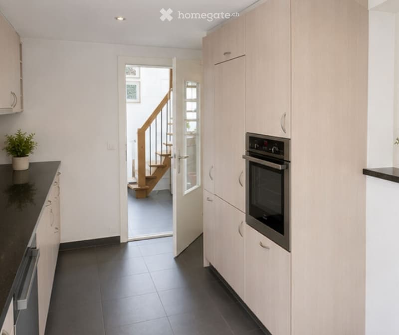 Modern & ruhig wohnen im Altbau mit Gartensitzplatz (4)