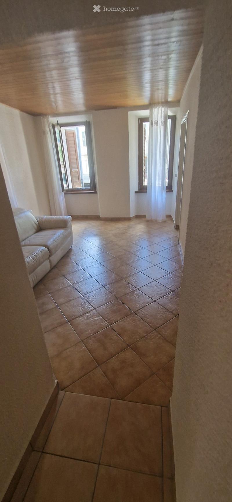 Affittasi appartamento di 5 locali (2)