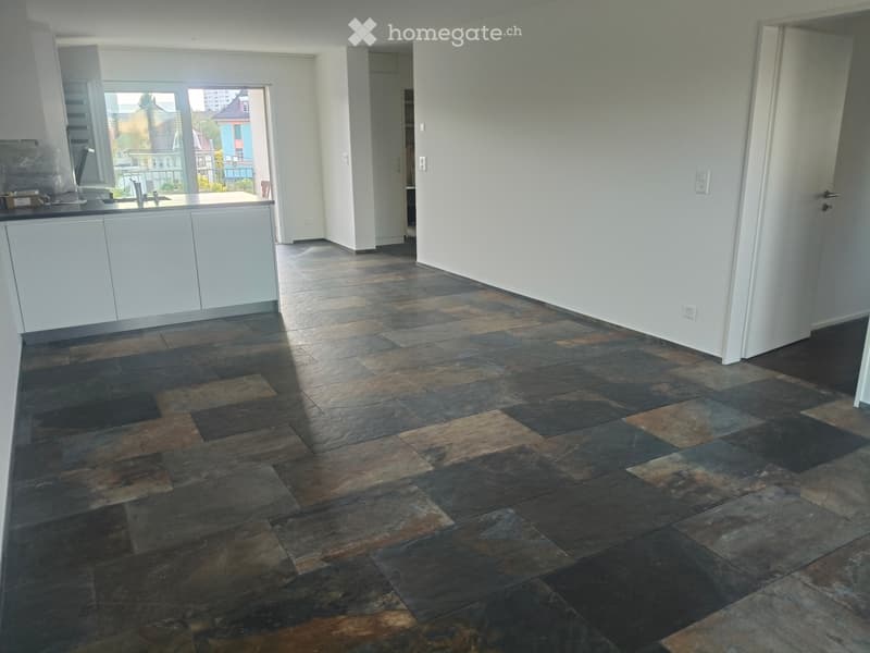 schöne 3.5 Zimmer Wohnung (3)