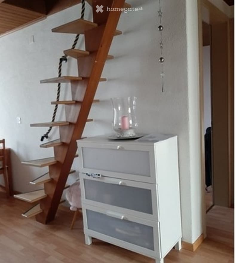 Grosse, ruhige 4,5-Zimmer Maisonettewohnung ab Oktober (2)