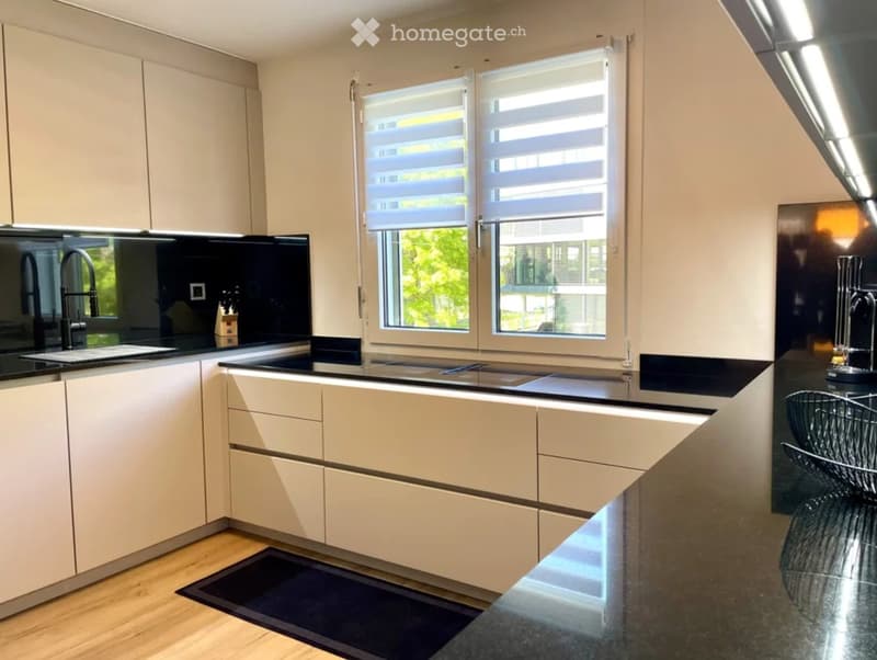 Exklusive möblierte 4 ½ Zimmer Wohnung in Dietikon (4)