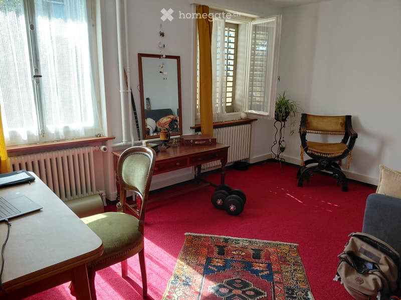 Grosses möbiliertes WG- Zimmer zu vermieten (2)