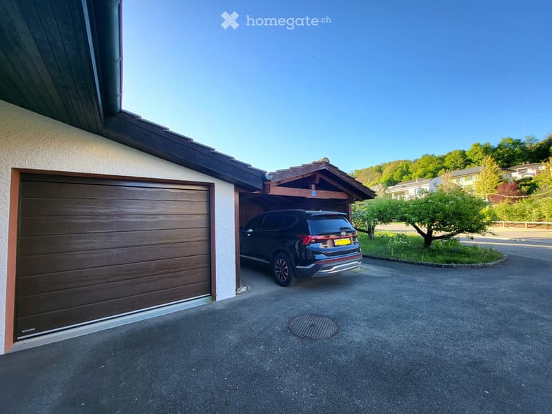 4.5 Zimmer Gartenwohnung mit Wintergarten, Balkon und Garage (2)