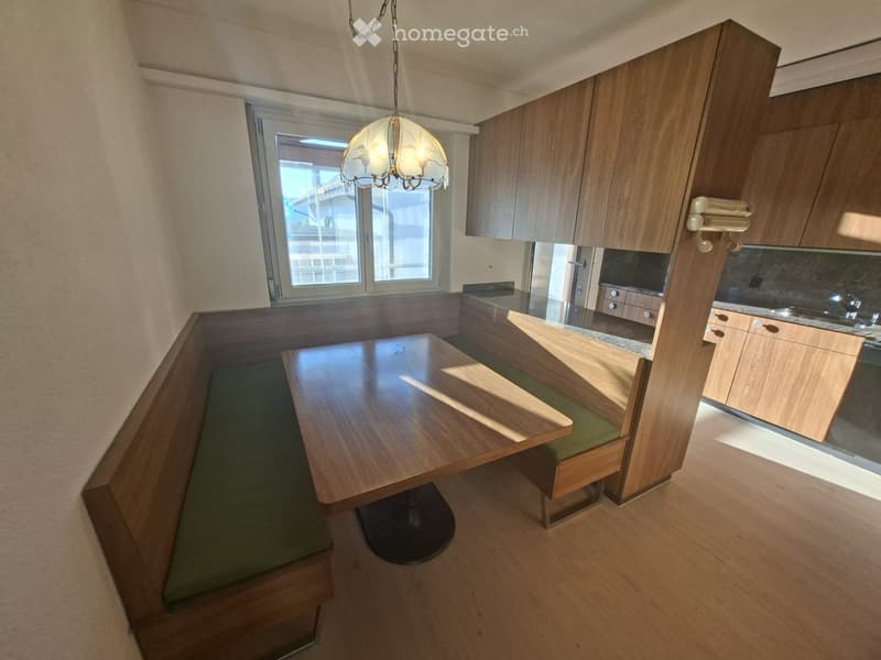 4.5 Zimmer Gartenwohnung mit Wintergarten, Balkon und Garage (4)