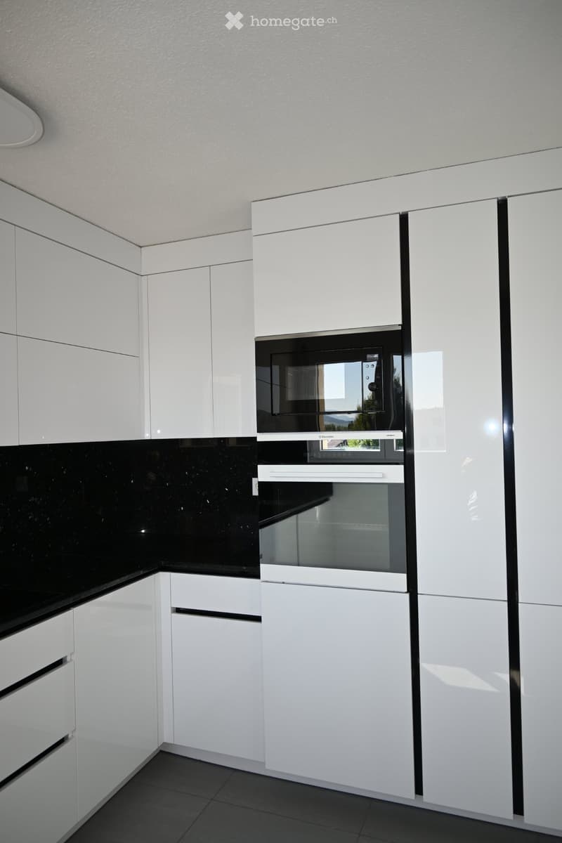 Helle 4.5 Zimmer Wohnung im steuergünstigen Eschenbach (4)