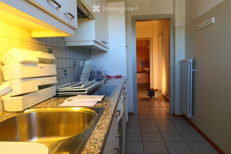 Appartamento luminoso 68 m2, balcone con vista aperta a sud (3)