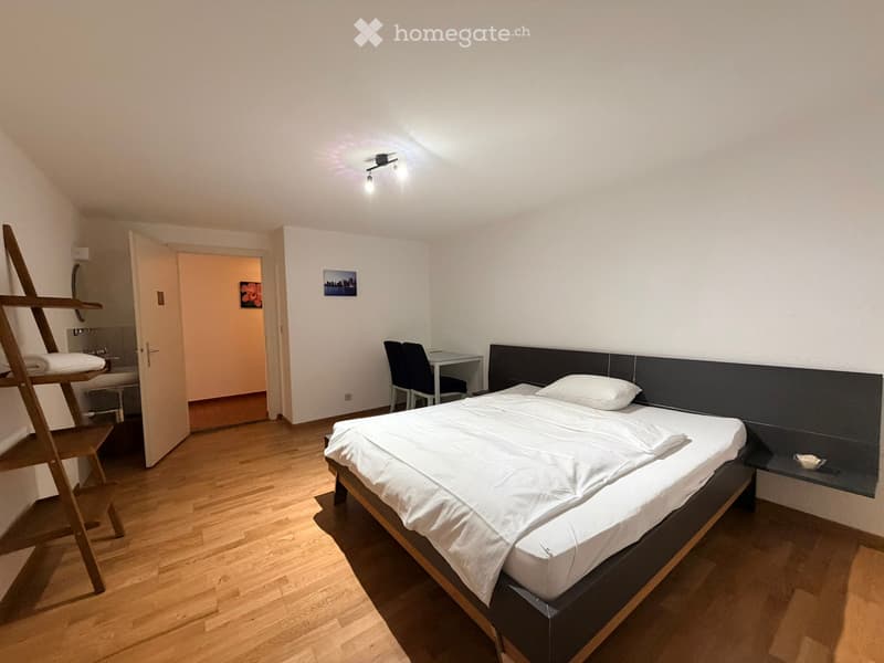 Möbeliertes Zimmer (2)
