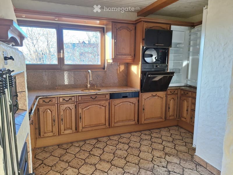 Einfamilienhaus an Hanglage mit über 1'000 m² Grundstück (3)