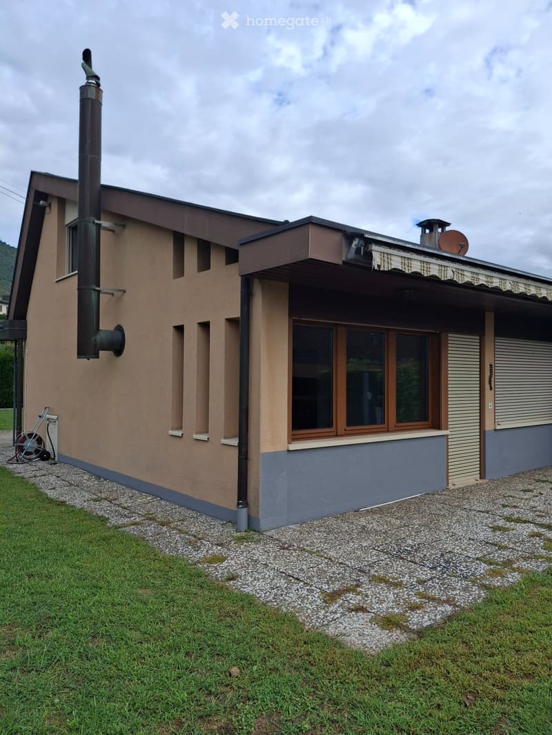 Casa contigua 4,5 locali (1)