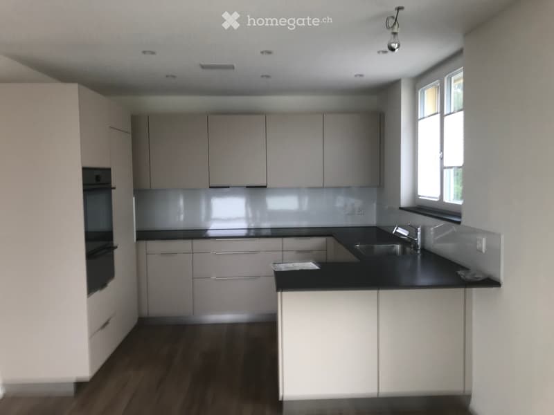 Moderne 4.5 Zimmer Wohnung in Balsthal (2)