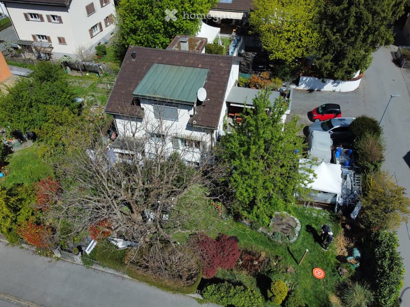 2.5 Zimmer Wohnung in 2 Familien Haus in ruhiger Lage. (1)