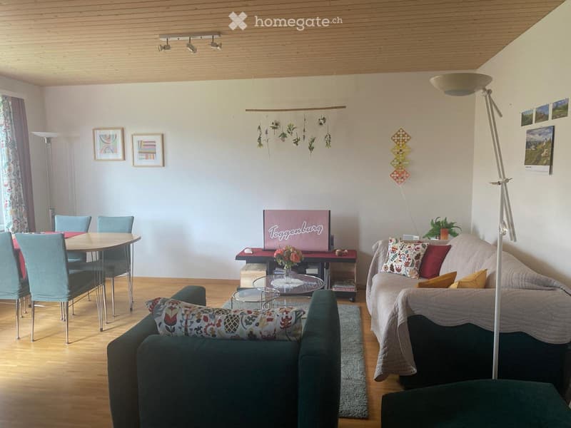 Gepflegte Wohnung mit Balkon und Tiefgaragenplatz (2)