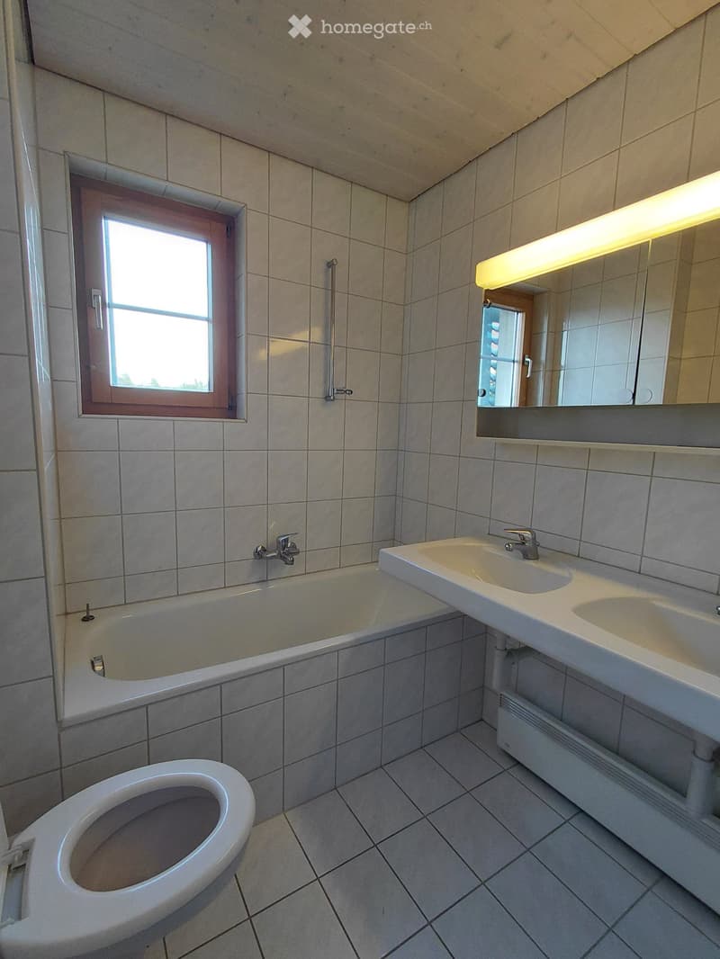 Rüti: 4-Zimmer-Wohnung im mit wunderschöner Aussicht (3)