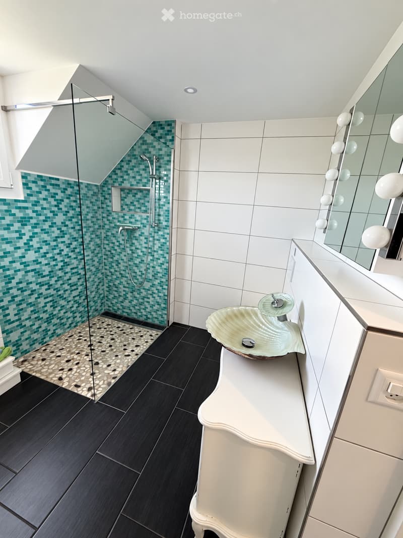 Besondere 4.5-Zimmer-Maisonette-Wohnung im Zweifamilienhaus (2)
