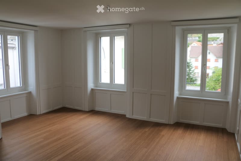 Helle 4.5-Zimmer-Wohnung an zentraler Lage in Domat/Ems (3)