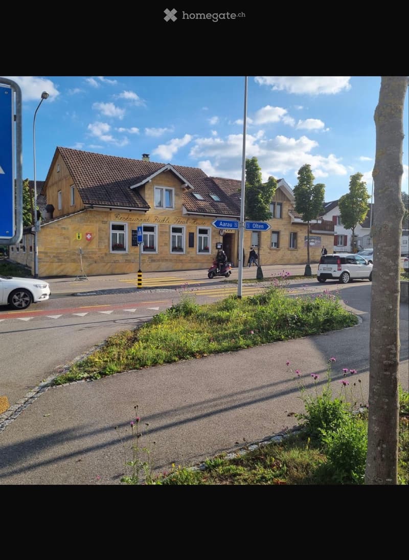 Haus mit Restaurant und Bar zu vermieten (3)