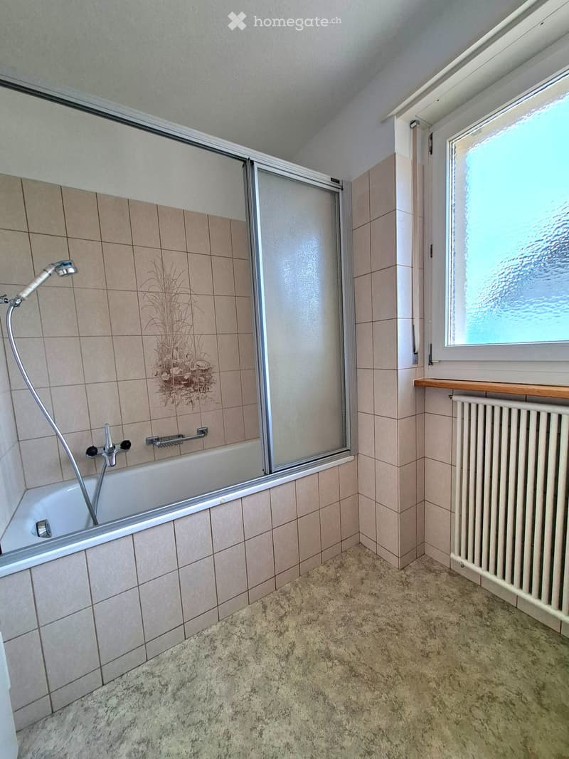 Grosse, charmante+zentrale 4.5-Zi-Whn mit Balkon/renov. (4)