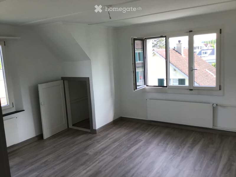 Helle 4-Zimmer Wohnung im 2. Stock am Dorfrand Nähe Bahnhof (2)
