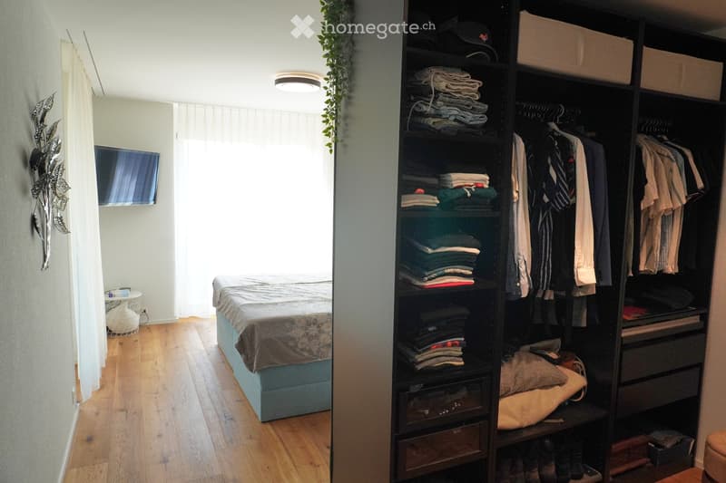 Exklusive 2.5+ Zimmer Eigentumswohnung mit luxuriösem Ausbau (3)