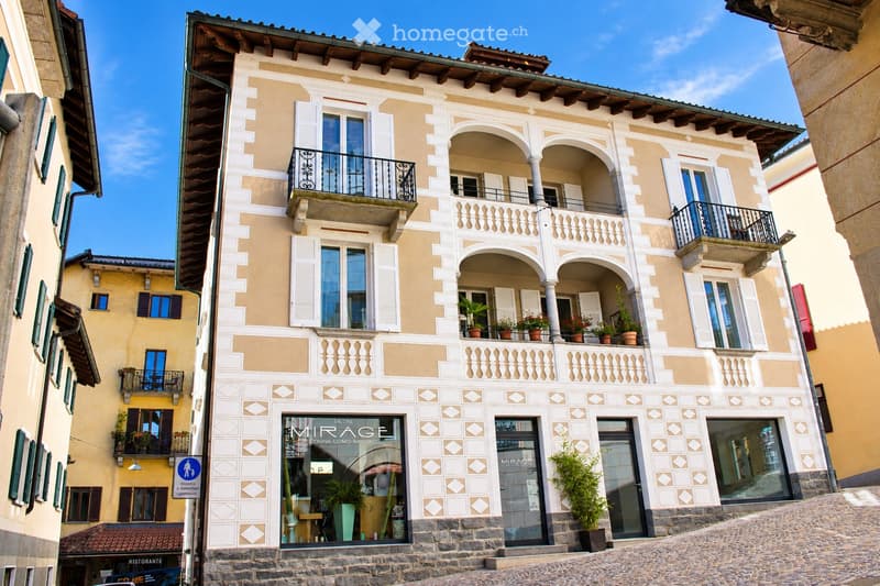 SPAZIOSO APPARTAMENTO 1 PIANO IN ANTICA PALAZZINA LOCARNESE (1)