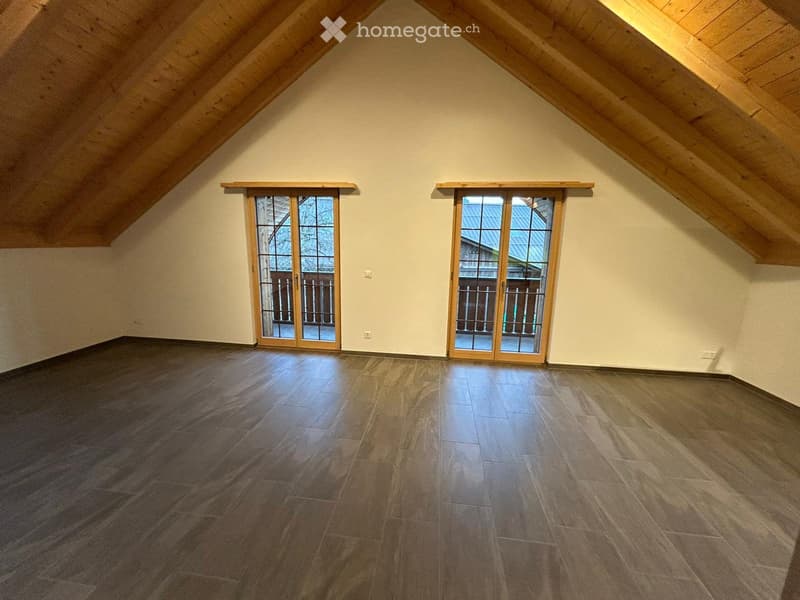 moderne 3.5 Zimmer Wohnung im Grünen, von Bergen umgeben (3)