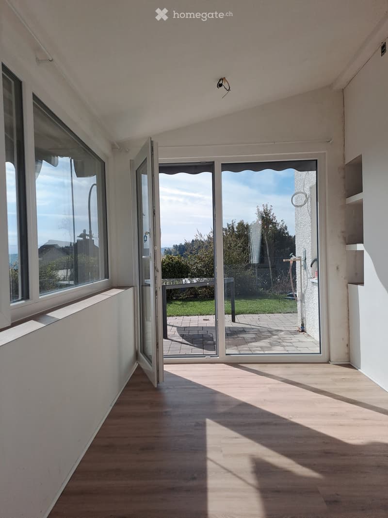 Renovierte Wohnung mit Wintergarten und privatem Garten (1)