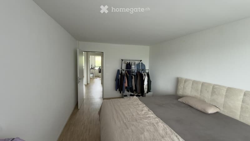 Moderne 3,5-Zimmer-Wohnung mit grossem Südbalkon in Bolligen (4)
