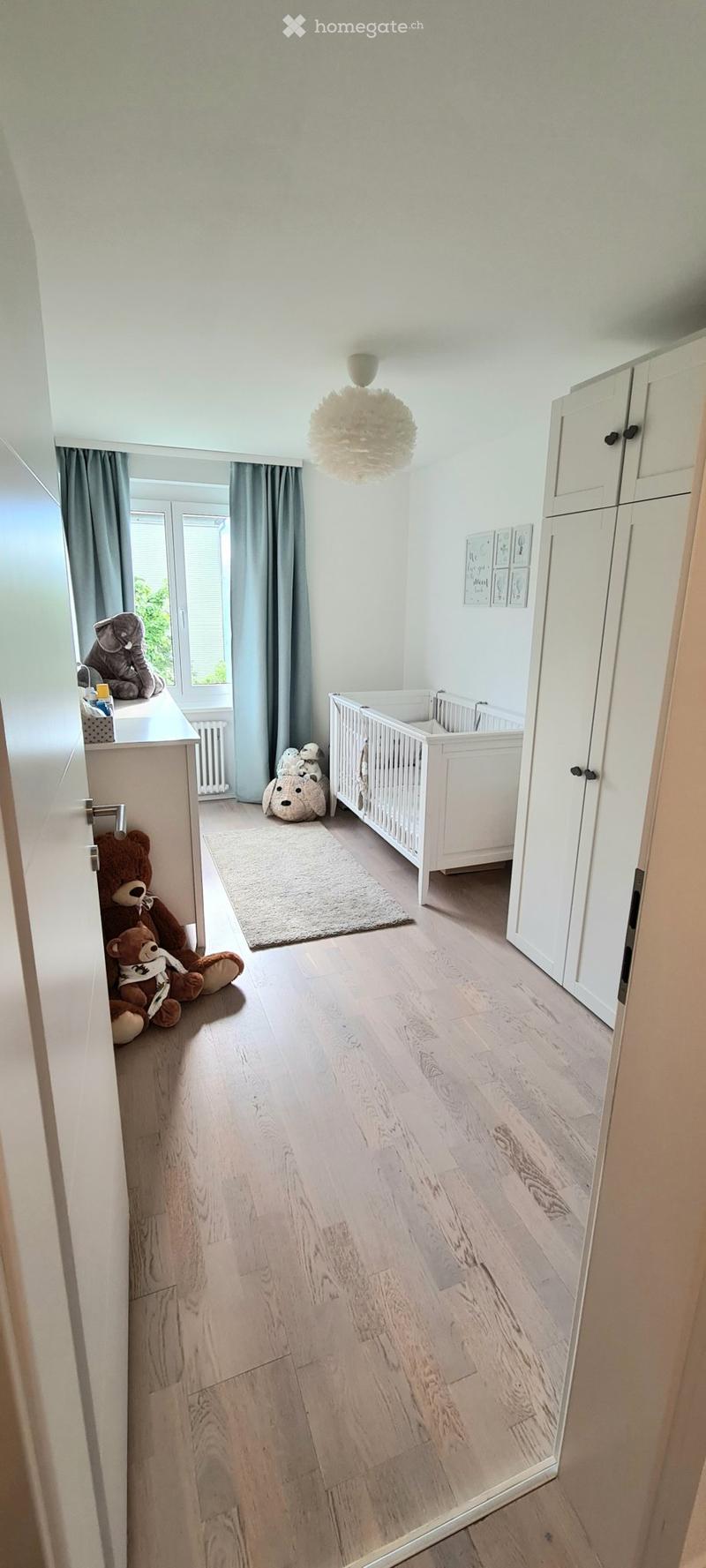 Helle 3.5-Zimmer-Wohnung in ruhiger Lage und Seenähe (4)