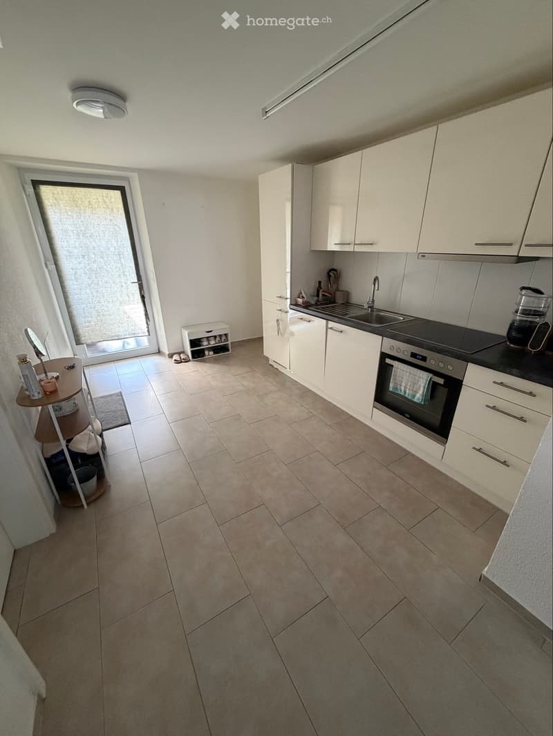 Attraktive 2,5-Zimmer-Wohnung mit grossem Wohnzimmer (2)