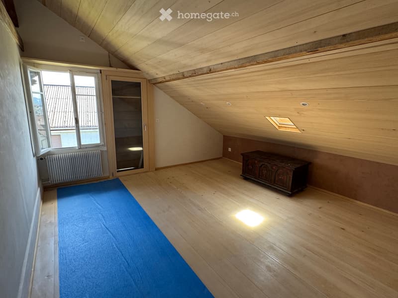 Frisch renovierte Dachwohnung (4)