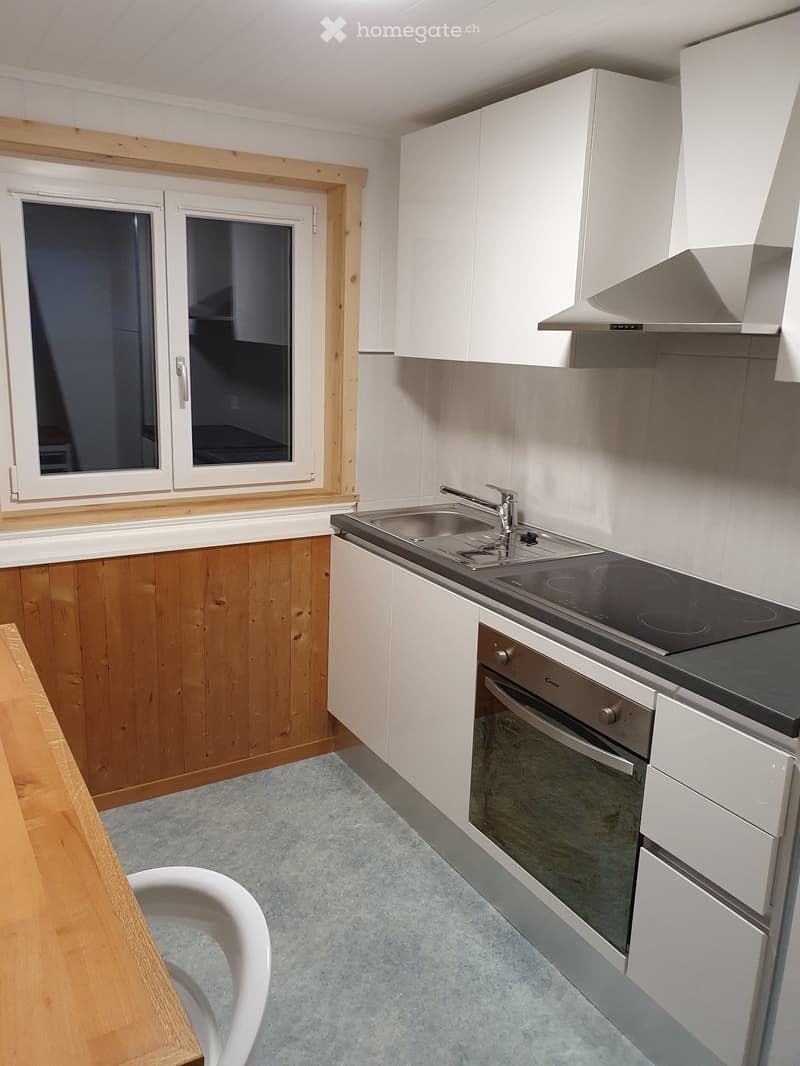 Ruhige 2.5 Zimmerwohnung zu vermieten in Schiers (3)