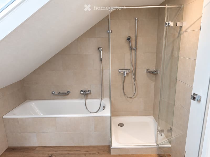 4.5-Zimmer-Dachwohnung, Erstbezug nach Sanierung, 105 m² (3)