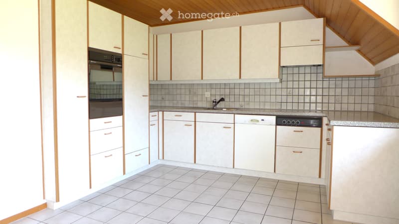 3.5 Zimmerwohnung mit Grünfläche in Wünnewil zu vermieten (1)
