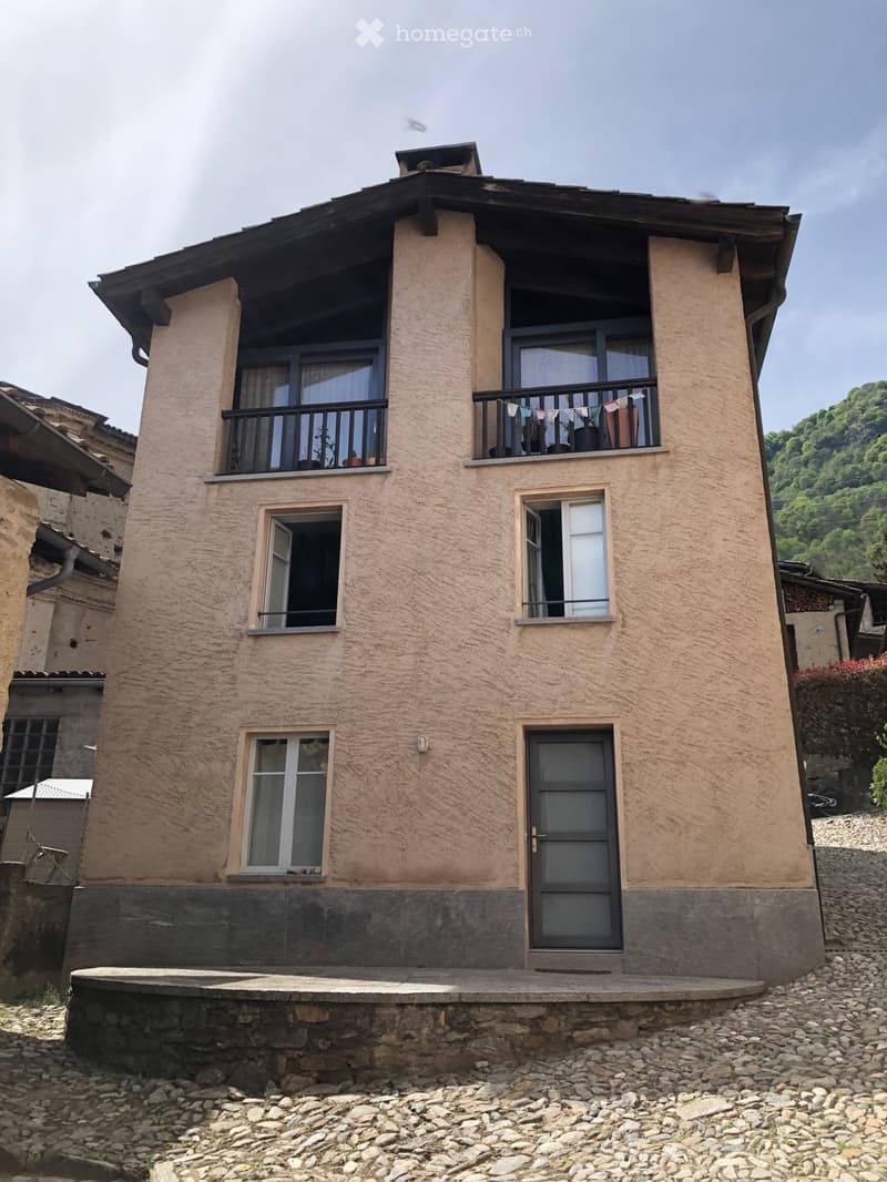 Vezio : affittasi casa con appartamento duplex e monolocale (1)