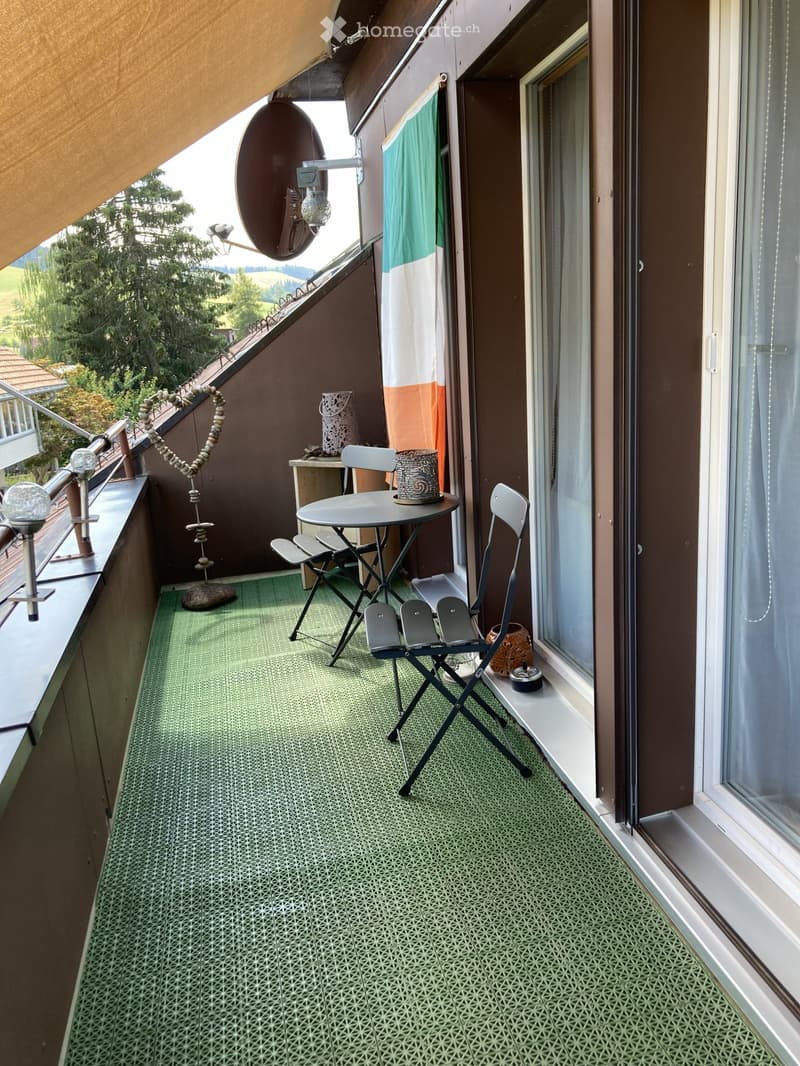 Helle, charmante 4-Zimmer-Dachwohnung in Linden bei Bern (4)