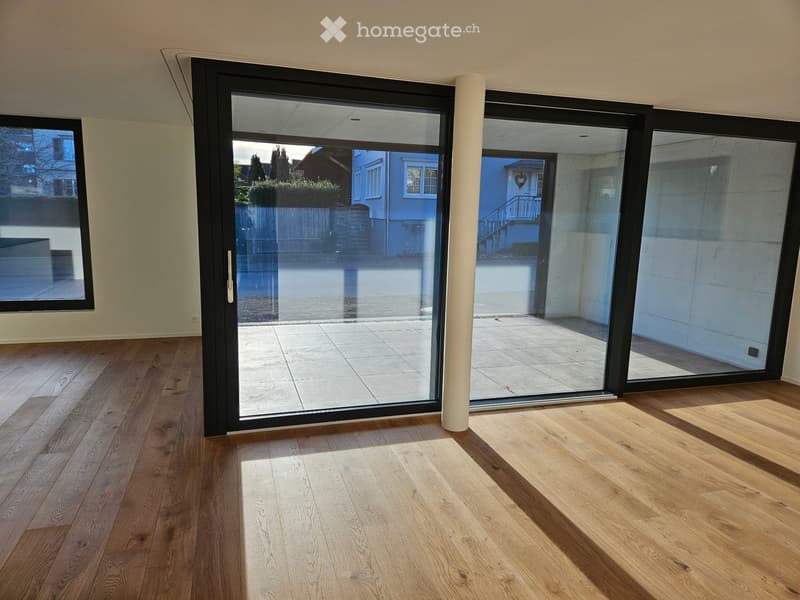 Moderne 4.5-Zimmer-Neubauwohnung mit grosser Loggia-Terasse (2)