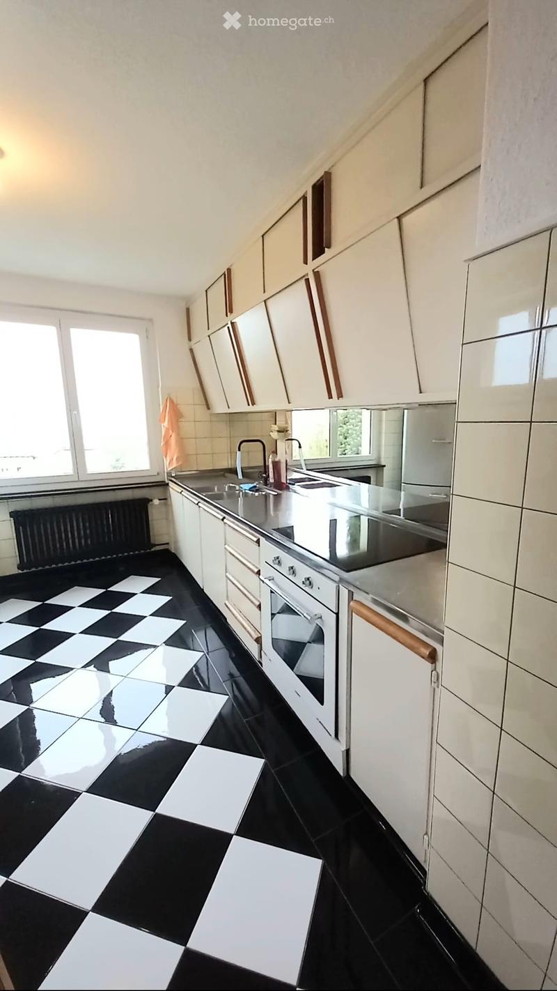 Möbeliertes Zimmer (3)