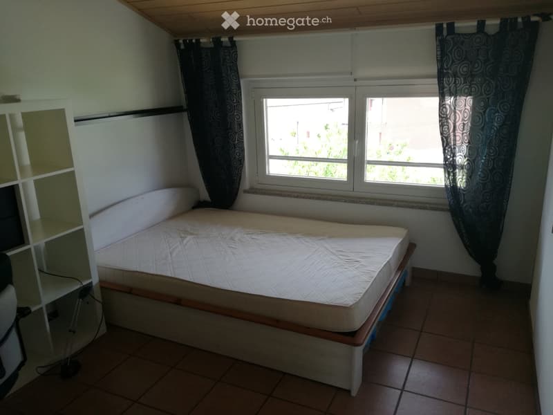 Affittiamo camera ammobiliata a Giubiasco (2)