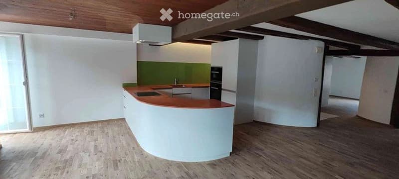 grosszügiges 6.5 Zimmer Altstadthaus mit Garten (3)