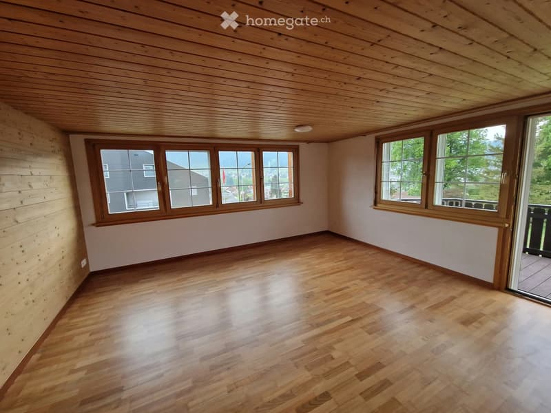 4.5-Zimmer-Wohnung mit Terrasse & Garage (2)