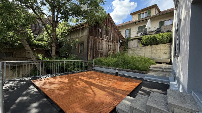 Sonnige Terrasse mit Wiese & grosszügige 3.5 Zimmer Wohnung (2)