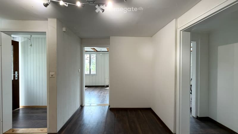 Sonnige Terrasse mit Wiese & grosszügige 3.5 Zimmer Wohnung (5)
