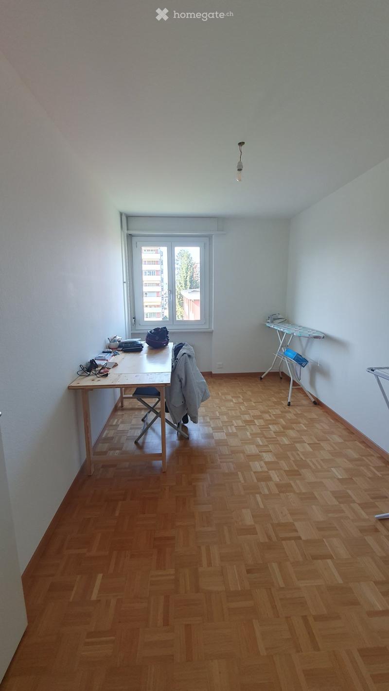 WG-Zimmer in 2er WG nahe Thun Stadtzentrum (1)