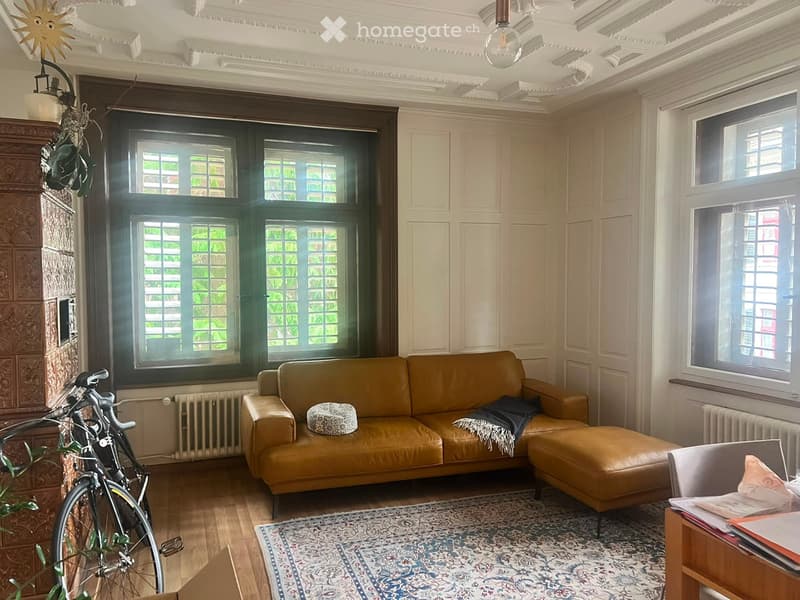 Wunderschöne, helle Altbauwohnung an zentraler Lage (1)