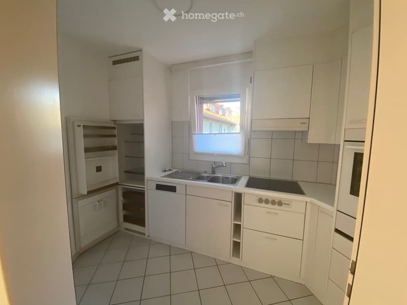 2.5 Zimmer Wohnung mit Lift, Balkon, Tiefgaragenparkplatz (4)