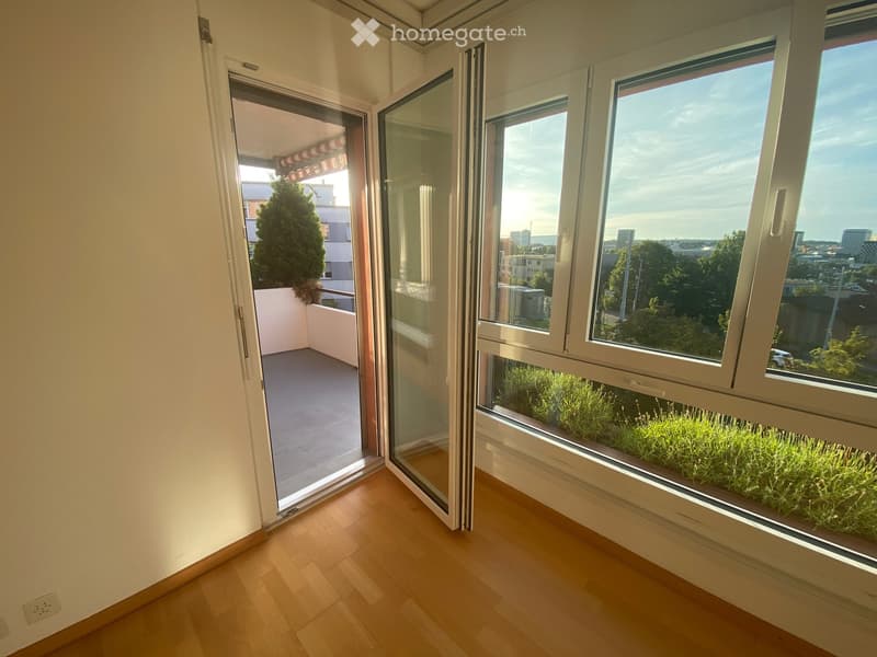 2.5 Zimmer Wohnung mit Lift, Balkon, Tiefgaragenparkplatz (3)